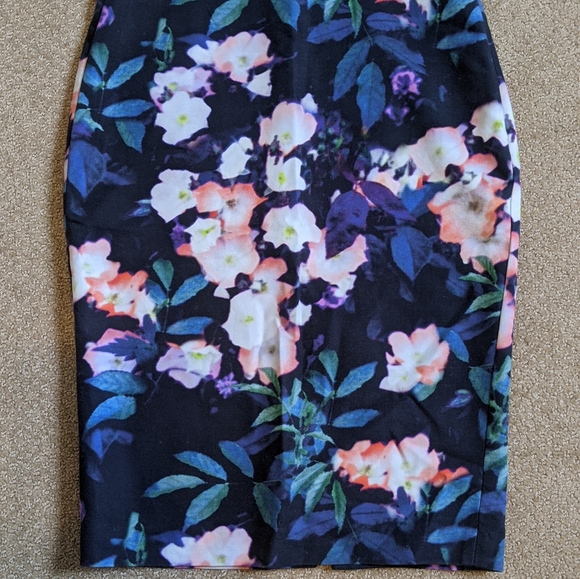 NWOT RW&CO Floral Midi Skirt - Picture 2 of 3